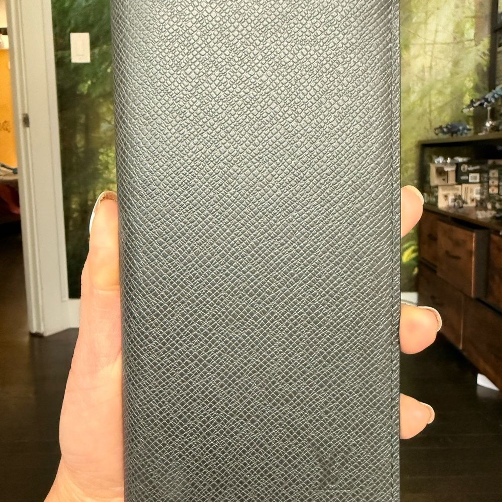 Louis Vuitton Taiga Leather Long Wallet – Black - Picture 3 of 15
